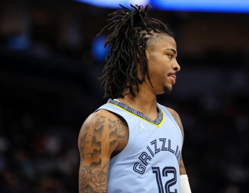 面展現出了 面展現出了