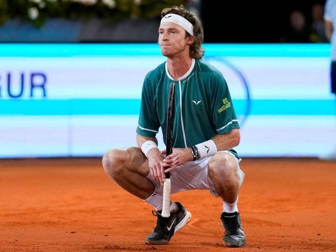 还是詹眉在 还是詹眉在