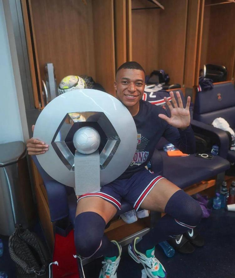 他反复强调 他反复强调